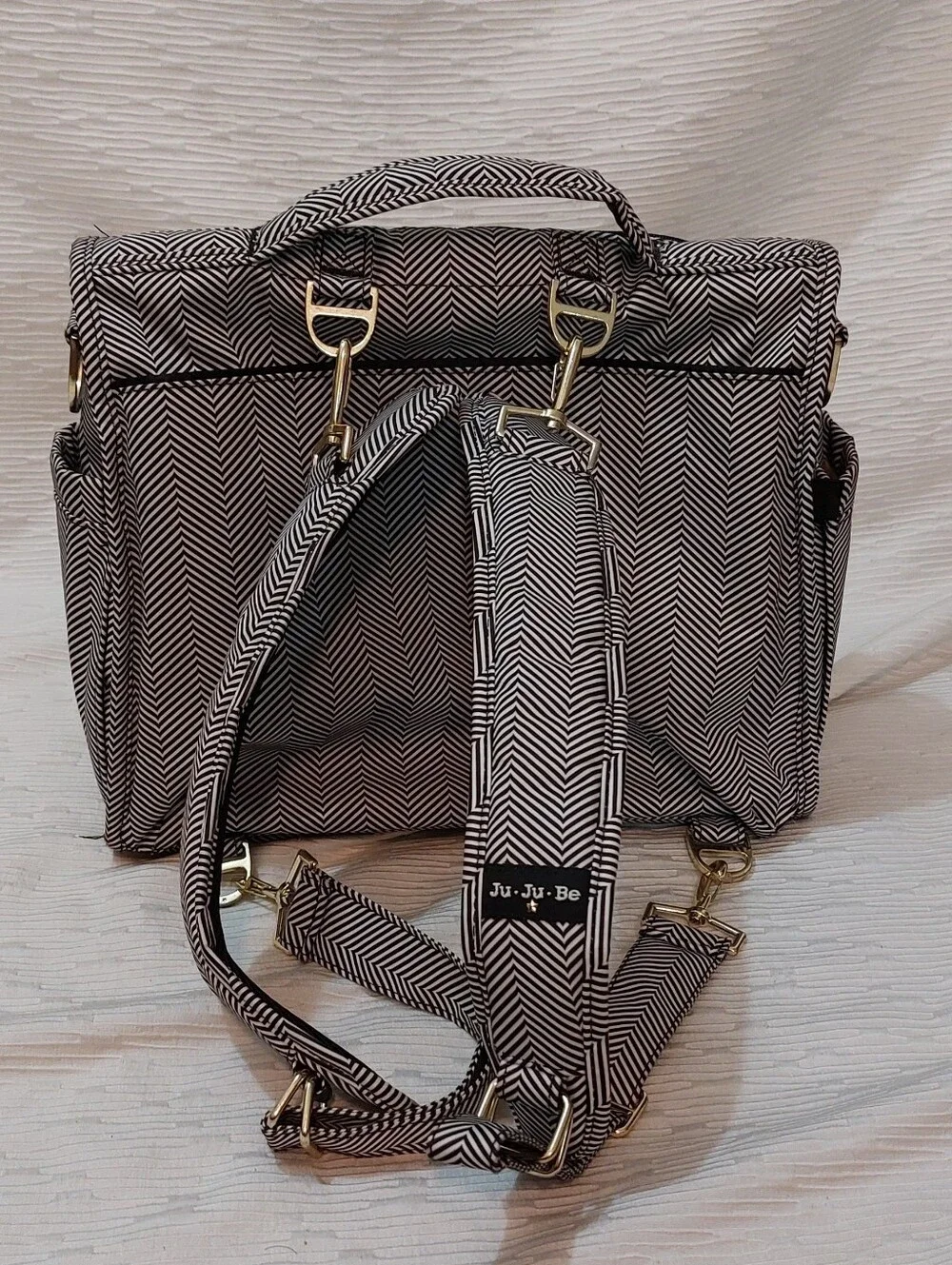 Ju-Ju-Be Queen of The Nile Black and White Chevron Cnvertible Diaper Bag
